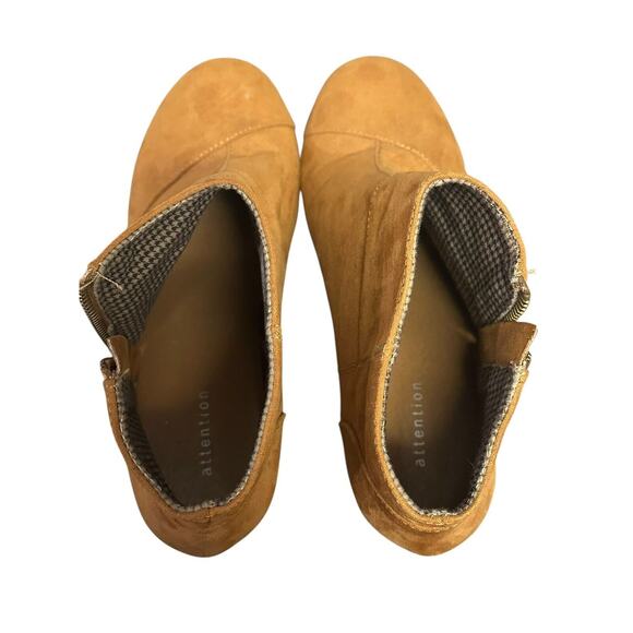 Attention Women's - Suede Bootie heels- Size 7m - Picture 7 of 9